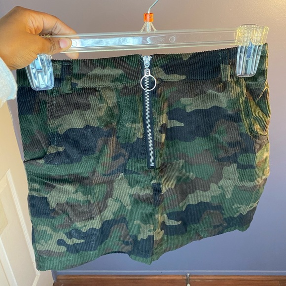 Two piece set - Picture 3 of 3